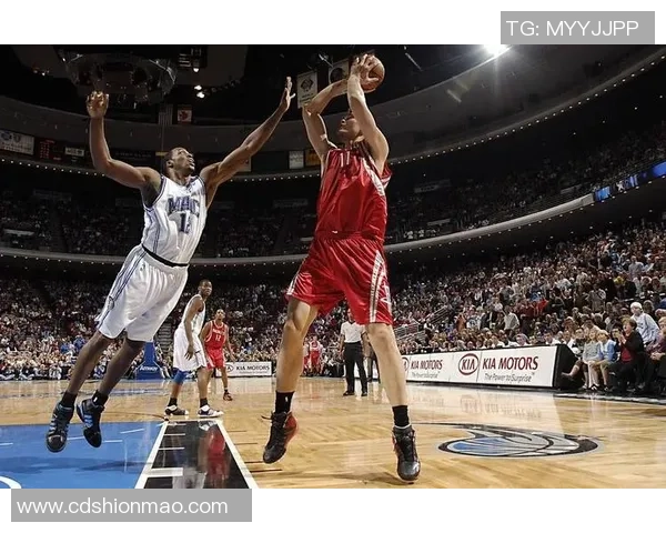 姚明与马布里巅峰对决谁能称霸中国篮球历史舞台