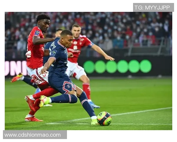 巴黎圣日耳曼强势击败AC米兰晋级世界杯点球大战精彩瞬间回顾