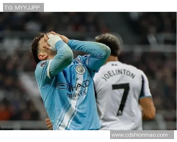 足总杯激战曼城逆转拜仁乌龙球引发争议判罚全场沸腾