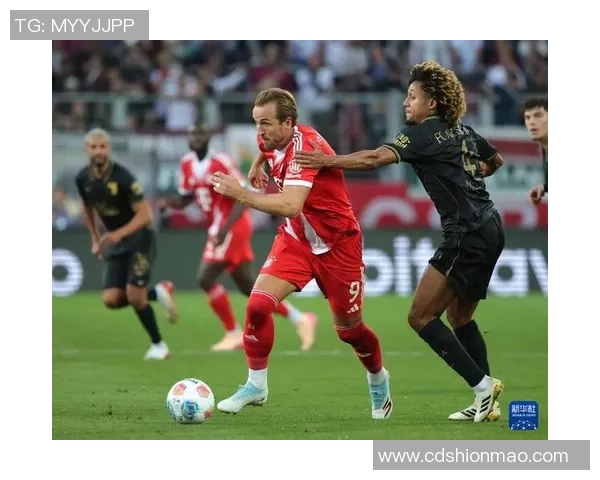 德甲焦点战拜仁与曼城握手言和争议判罚引发全场热议 德甲焦点战拜仁与曼城握手言和争议判罚引发全场热议