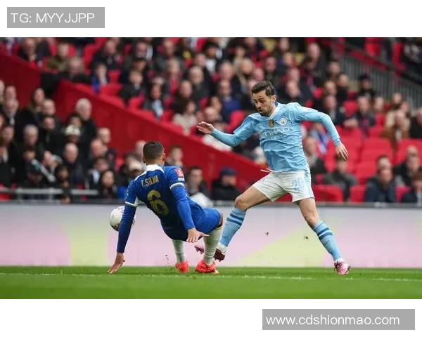 欧联杯惊天冷门巴黎圣日耳曼与曼城战成平局引发全场震动 欧联杯惊天冷门巴黎圣日耳曼与曼城战成平局引发全场震动