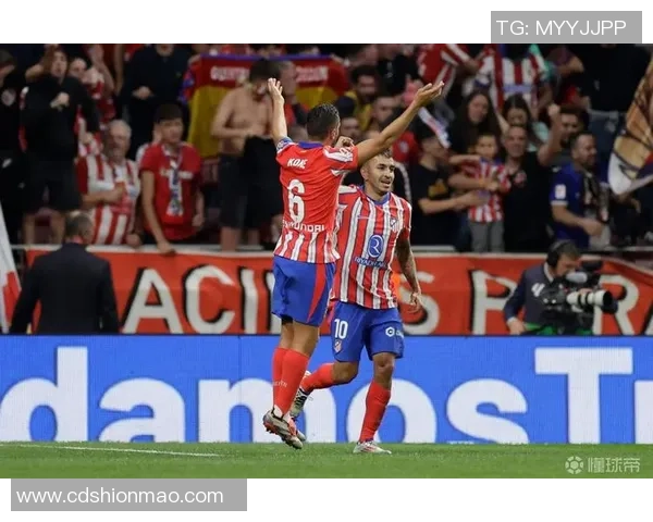 西甲激战：多特蒙德与马竞平局后点球大战引发全场狂欢解析