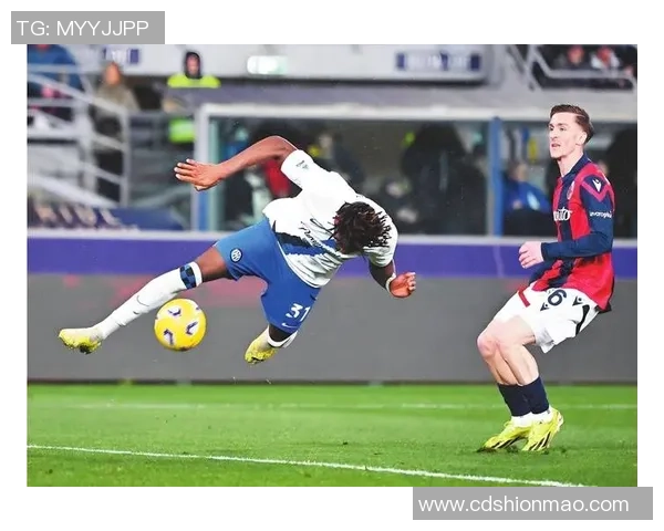 中超激战曼联逆转皇马精彩集锦引发全场热烈反响 中超激战曼联逆转皇马精彩集锦引发全场热烈反响