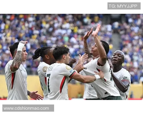 切尔西大胜尤文图斯友谊赛四球狂胜引发全场热烈反响 切尔西大胜尤文图斯友谊赛四球狂胜引发全场热烈反响