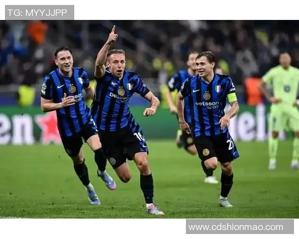 国米逆袭巴黎圣日耳曼6比2乌龙球成比赛转折点引爆全场热情