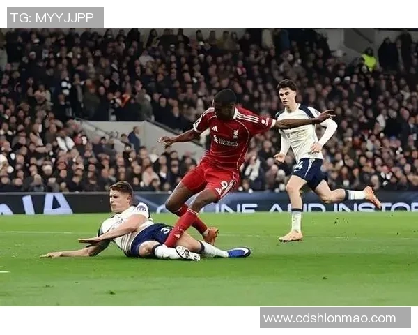 西甲焦点战利物浦小胜巴萨全场沸腾瞬间回顾与分析