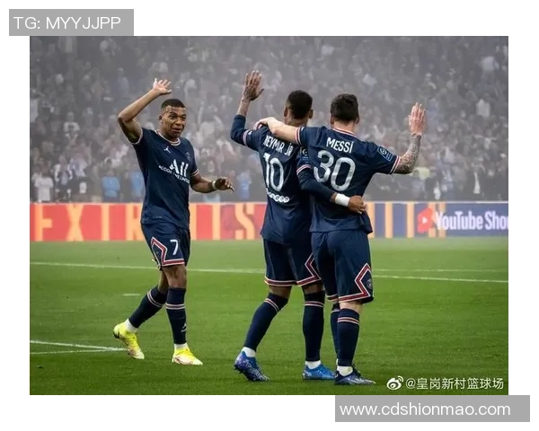 友谊赛精彩对决里昂与巴黎圣日耳曼战成平局全场沸腾