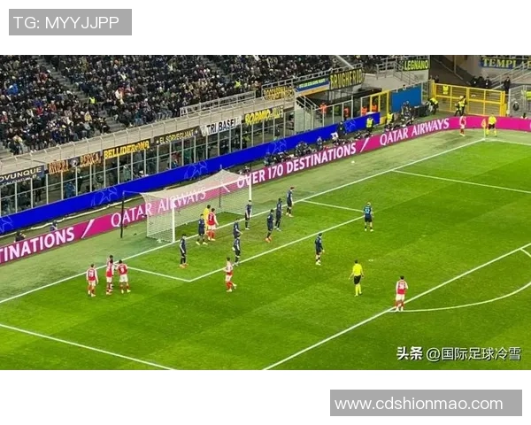 友谊赛精彩对决马竞与阿森纳战成平局争议判罚引发全场热议