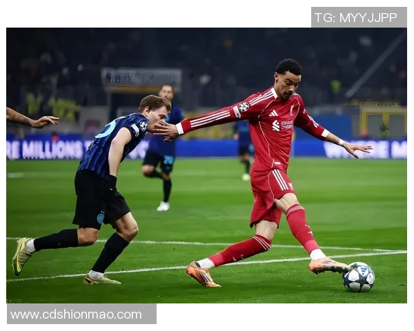 国王杯激战那不勒斯以一球小胜利物浦全场沸腾