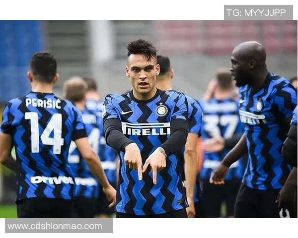 足总杯决赛:国米凭借神扑逆袭曼城夺冠全场沸腾