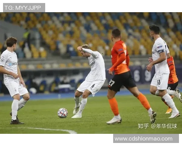 德甲精彩对决国米与里昂战成平局争议判罚引发全场热议