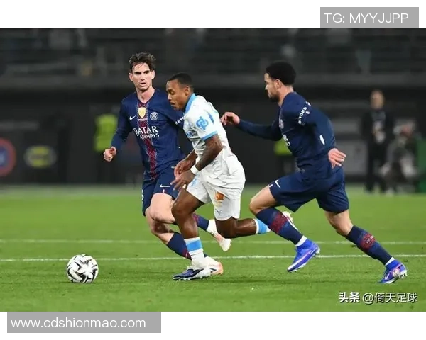 意甲激战：里昂惊天逆转巴黎圣日耳曼全场沸腾精彩集锦回顾