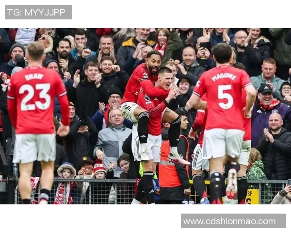 英超激战利物浦与切尔西握手言和补时进球引发全场狂欢与转会传闻 英超激战利物浦与切尔西握手言和补时进球引发全场狂欢与转会传闻